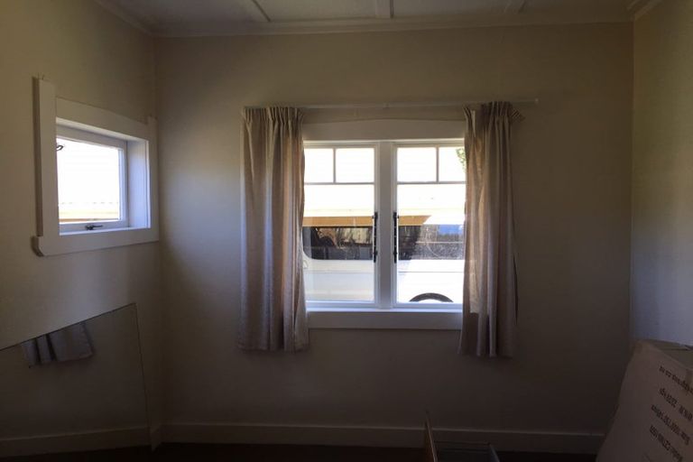 Photo of property in 35 Clayburn Road, Glen Eden, Auckland, 0602