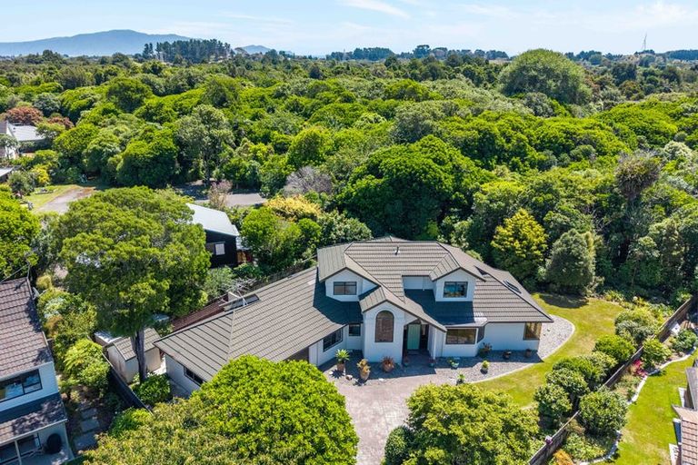 Photo of property in 30 Awanui Drive, Waikanae, 5036