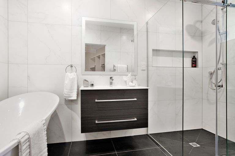 Photo of property in 57 Kohu Road, Titirangi, Auckland, 0604