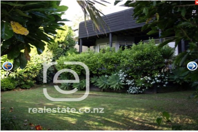 Photo of property in 657 Beach Road, Rothesay Bay, Auckland, 0630