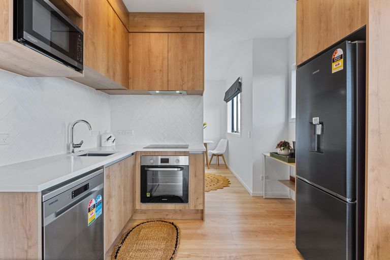 Photo of property in 402/553c Glenfield Road, Glenfield, Auckland, 0629