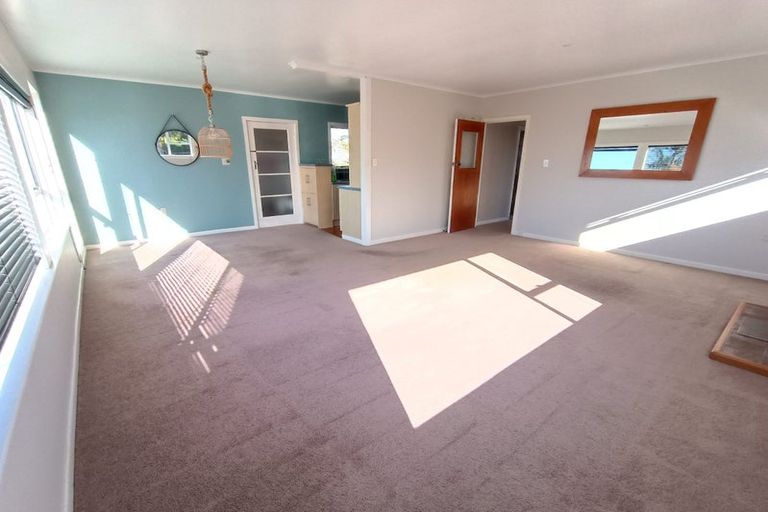 Photo of property in 1/57 Deep Creek Road, Waiake, Auckland, 0630