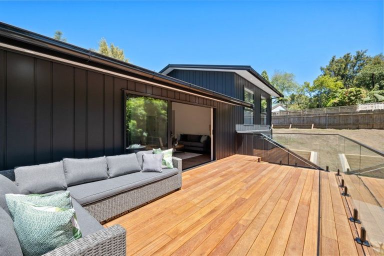 Photo of property in 11 Marina Grove, Frankleigh Park, New Plymouth, 4310