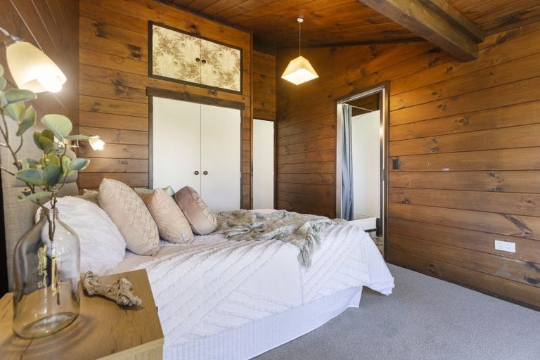 Photo of property in 295 Mangorei Road, Merrilands, New Plymouth, 4312