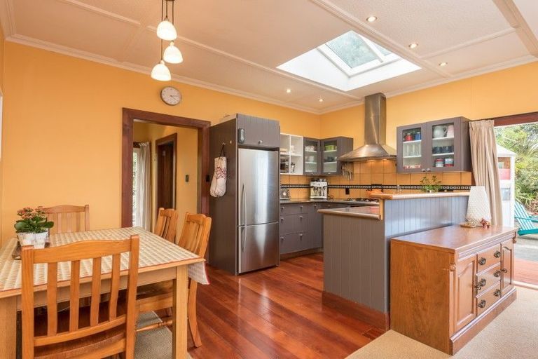 Photo of property in 37 Hudson Street, Island Bay, Wellington, 6023