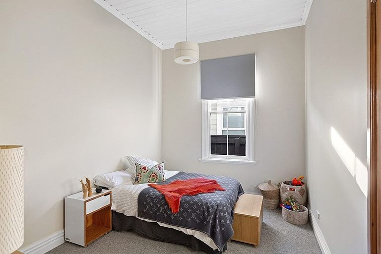 Photo of property in 8 Morley Street, New Plymouth, 4310