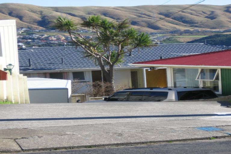 Photo of property in 7 Beverley Grove, Paparangi, Wellington, 6037