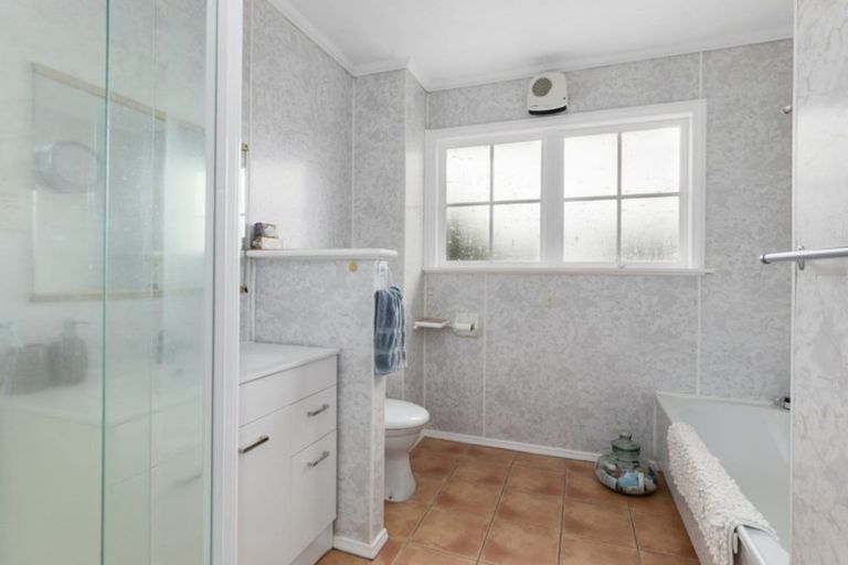 Photo of property in 1/23 Saint Columbans Grove, Boulcott, Lower Hutt, 5010