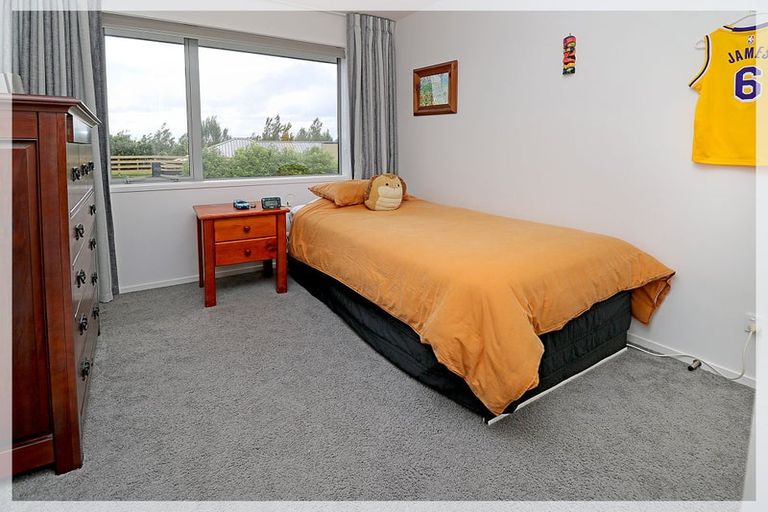 Photo of property in 17 Westwood Drive, Aokautere, Palmerston North, 4471