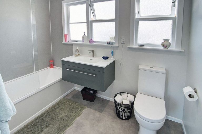 Photo of property in 1 Newall Place, Solway, Masterton, 5810