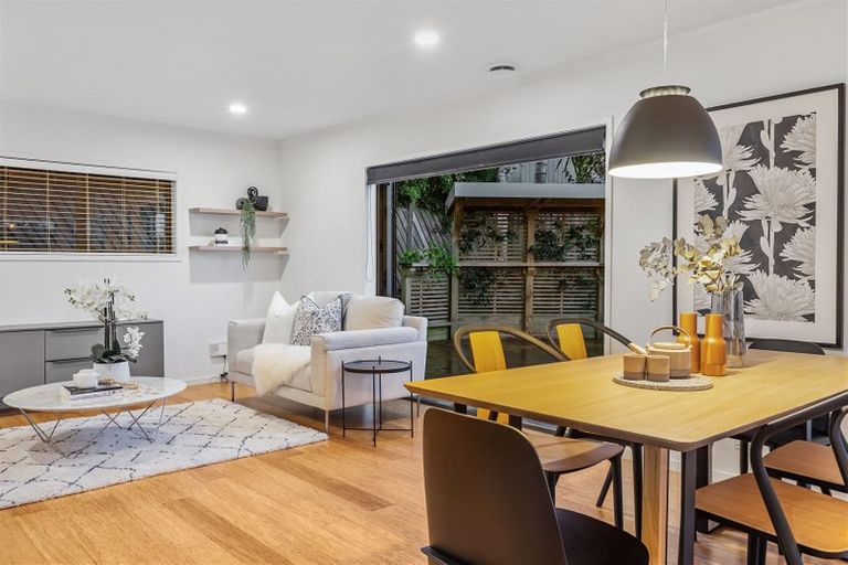 Photo of property in 2/11 Nile Road, Milford, Auckland, 0620