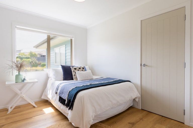 Photo of property in 7 Simpson Crescent, Raumati Beach, Paraparaumu, 5032