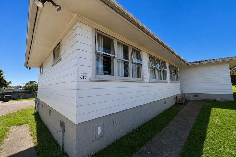 Photo of property in 613 Massey Road, Mangere, Auckland, 2022
