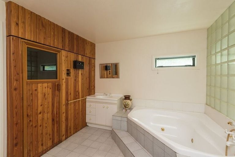 Photo of property in 24 Overdale Drive, Cashmere, Christchurch, 8022