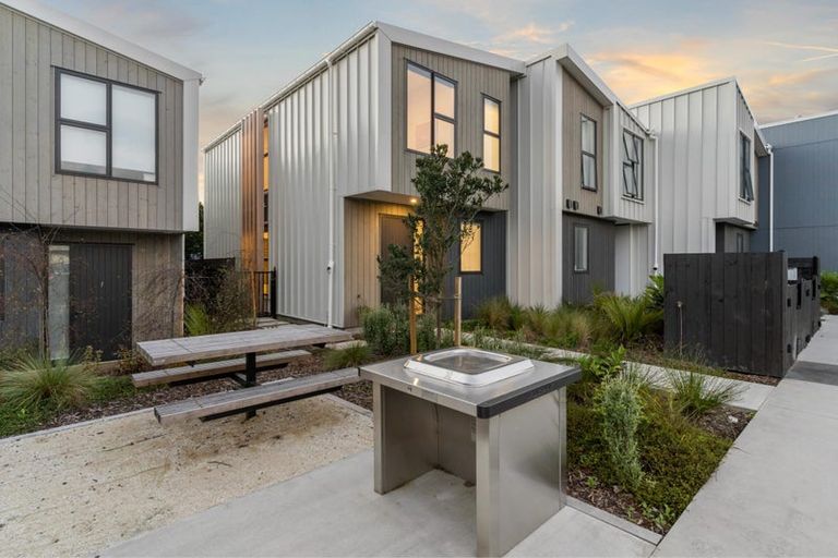 Photo of property in 6/82 East Coast Road, Milford, Auckland, 0620