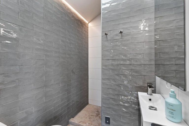 Photo of property in 45 Dart Place, Fernhill, Queenstown, 9300