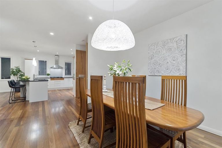 Photo of property in 73l Park Rise, Campbells Bay, Auckland, 0630