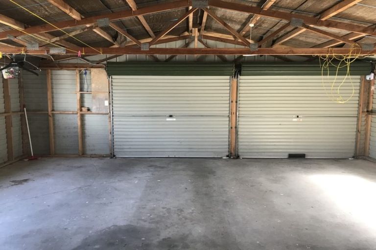 Photo of property in 21 Dorking Road, Brooklyn, Wellington, 6021