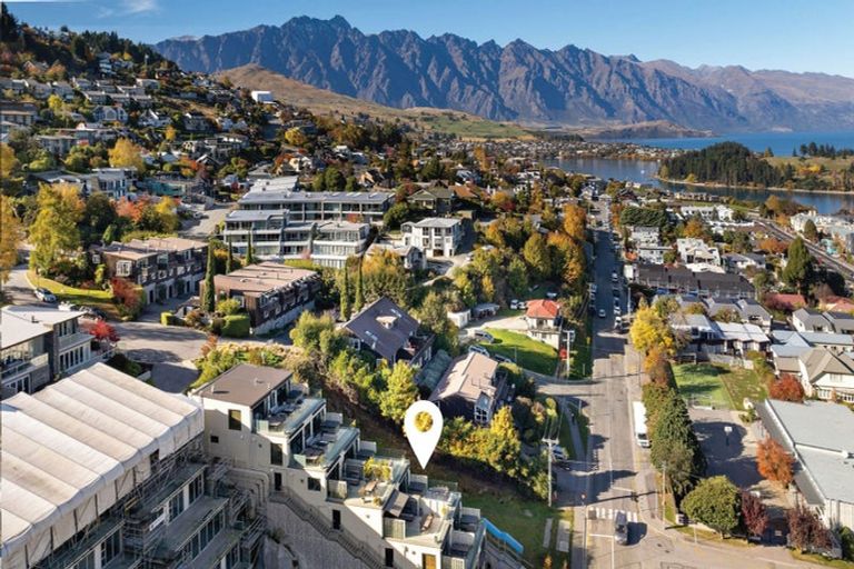 Photo of property in 41 Hallenstein Street, Queenstown, 9300