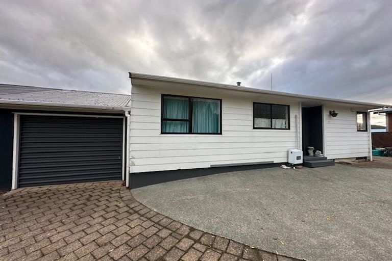 Photo of property in 43a Lord Street, Stokes Valley, Lower Hutt, 5019
