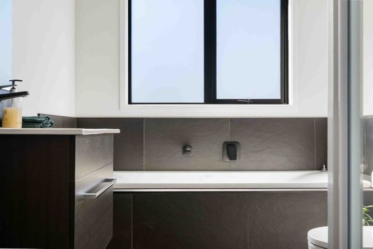 Photo of property in 2 Collie Road, Pukekohe, 2120