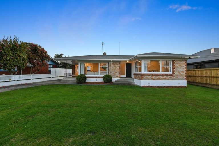 Photo of property in 15 Tudor Crescent, Chedworth, Hamilton, 3210