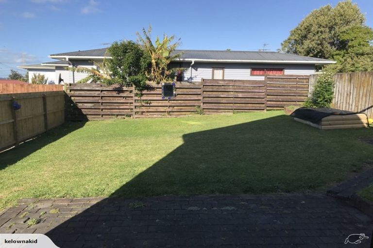 Photo of property in 4a Harding Avenue, Te Atatu South, Auckland, 0610