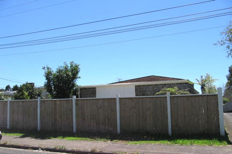 Photo of property in 1/5 Stratford Avenue, Milford, Auckland, 0620