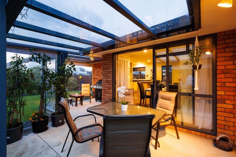 Photo of property in 14 Lorenzo Place, Kelvin Grove, Palmerston North, 4414