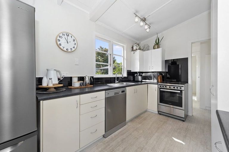 Photo of property in 52 Galloway Street, Hamilton East, Hamilton, 3216