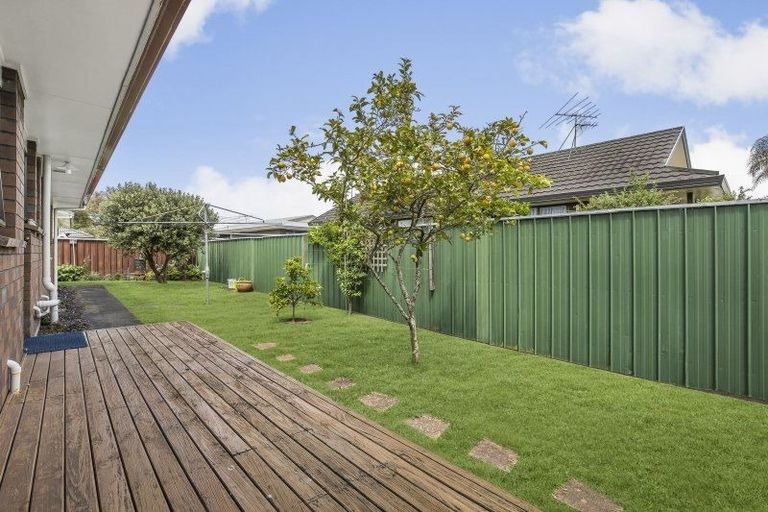 Photo of property in 2/24 Grove Road, Papakura, 2110