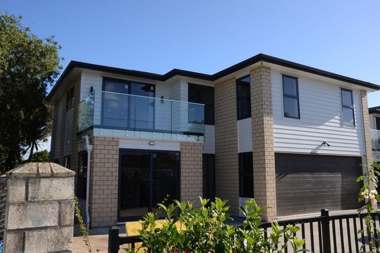 Photo of property in 501c Massey Road, Mangere, Auckland, 2022