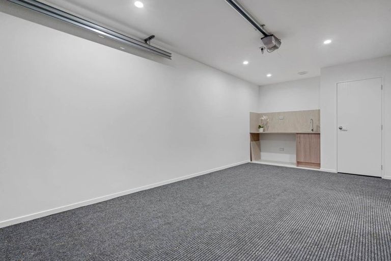 Photo of property in 21 Korokio Lane, Henderson, Auckland, 0612