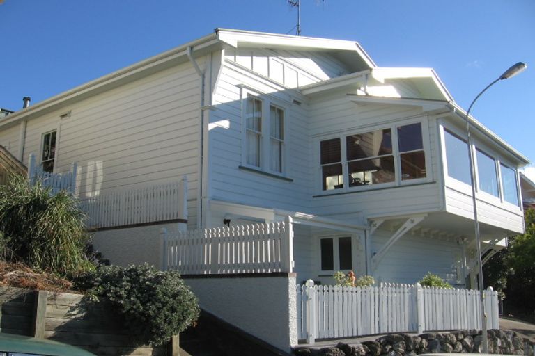 Photo of property in 18 Sealy Road, Bluff Hill, Napier, 4110