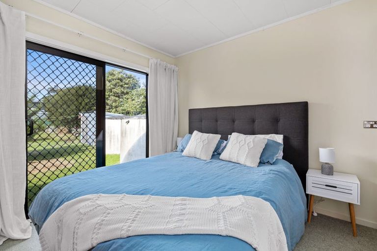 Photo of property in 33 Pinedale Crescent, Riversdale Beach, Masterton, 5872