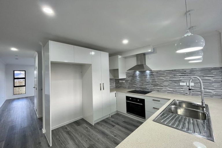 Photo of property in 65c Manuroa Road, Takanini, 2112