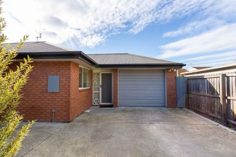 Photo of property in 82c Wainui Street, Riccarton, Christchurch, 8041