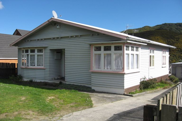 Photo of property in 100 Coast Road, Wainuiomata, Lower Hutt, 5014