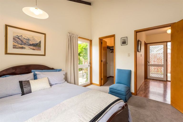 Photo of property in 5 Raekura Place, Redcliffs, Christchurch, 8081