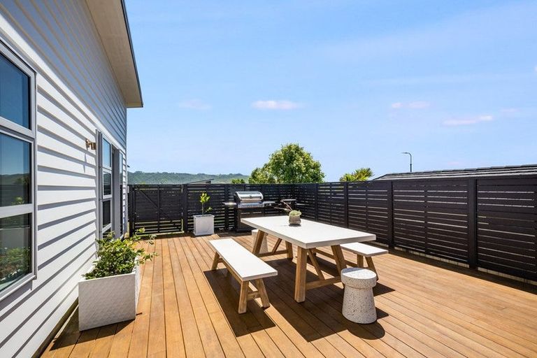 Photo of property in 17 John Burke Drive, Aotea, Porirua, 5024