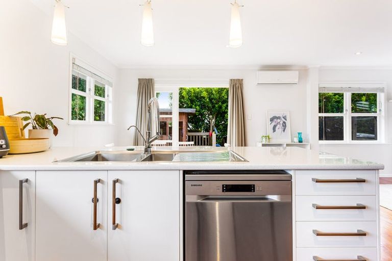 Photo of property in 105b Matipo Road, Te Atatu Peninsula, Auckland, 0610