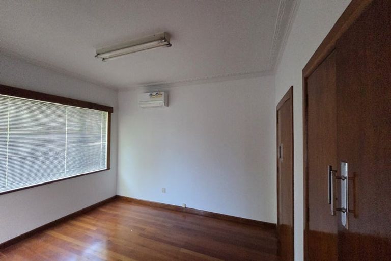 Photo of property in 207 Titirangi Road, Titirangi, Auckland, 0604