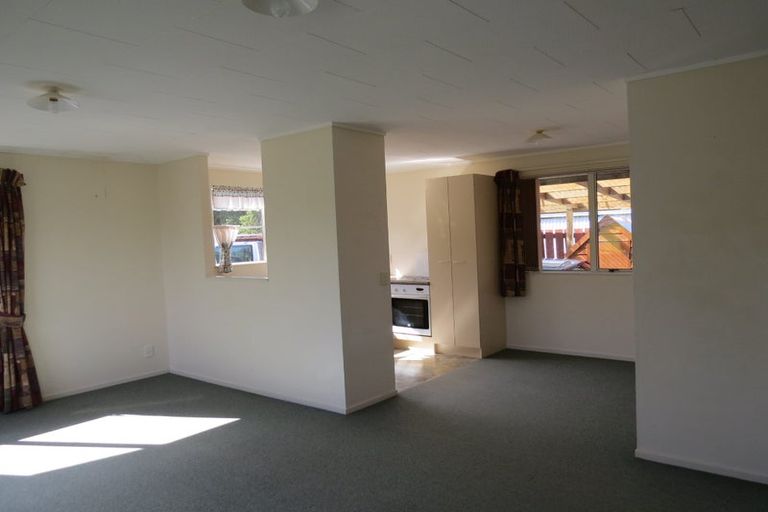 Photo of property in 16a Hampton Hill Road, Tawa, Wellington, 5028