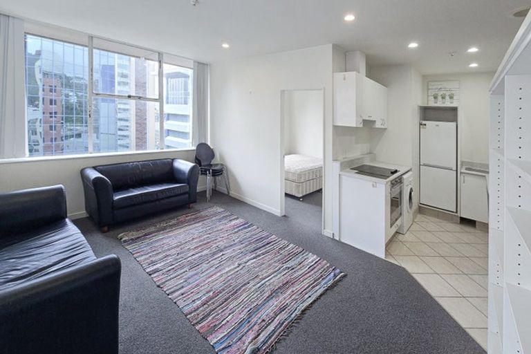 Photo of property in Terrace Tower Apartments, 10a/126 The Terrace, Wellington Central, Wellington, 6011