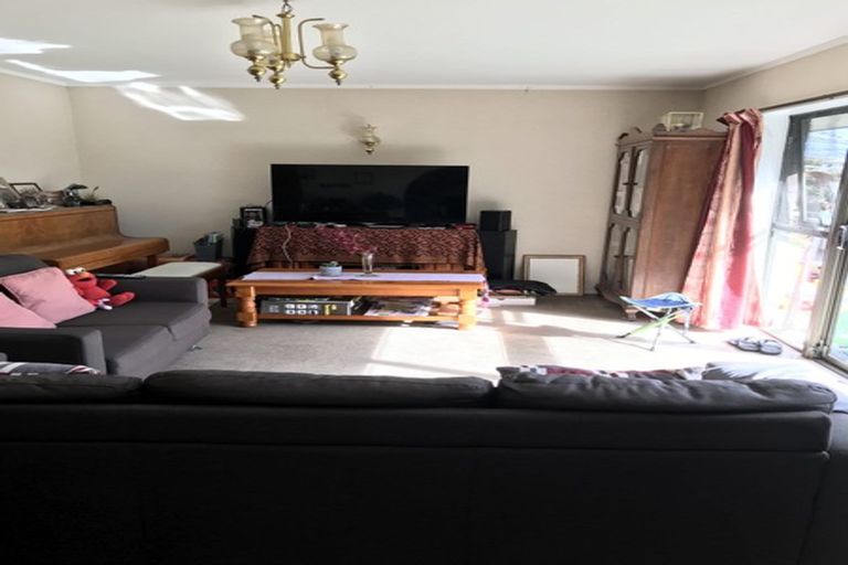 Photo of property in 2/164 Prince Regent Drive, Farm Cove, Auckland, 2012