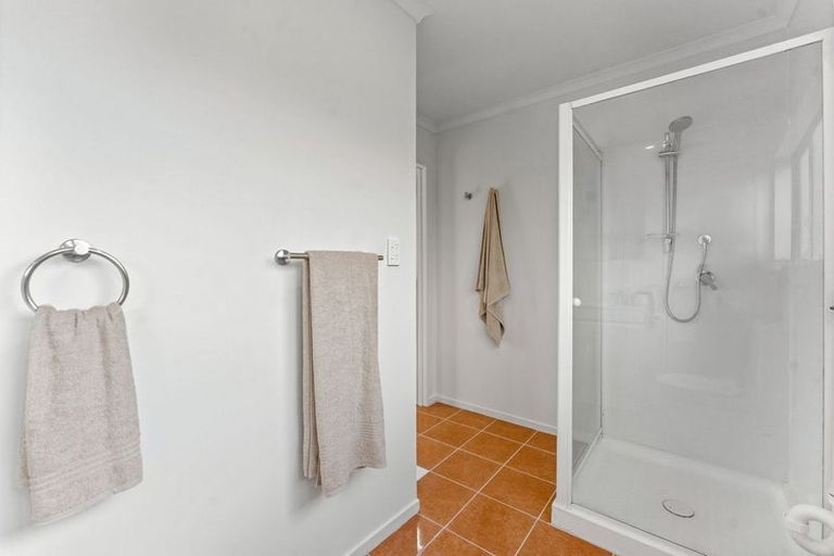 Photo of property in 7 Pureora Place, Clendon Park, Auckland, 2103