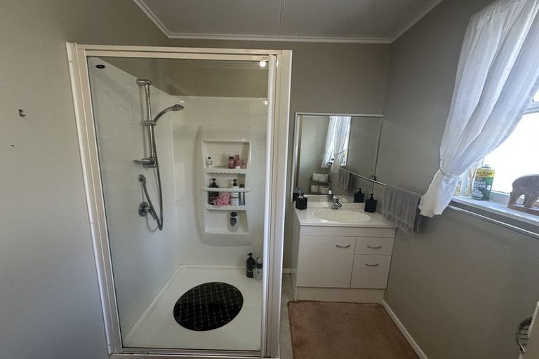 Photo of property in 9a Pratt Street, Waitara, 4320