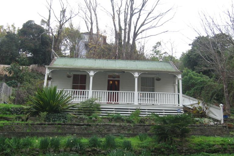 Photo of property in 2 Spencer Road, Hospital Hill, Napier, 4110