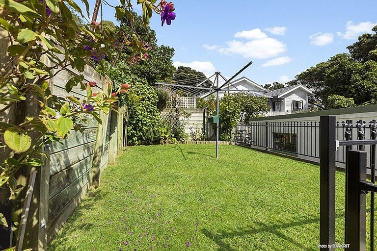 Photo of property in 11 Humber Street, Island Bay, Wellington, 6023