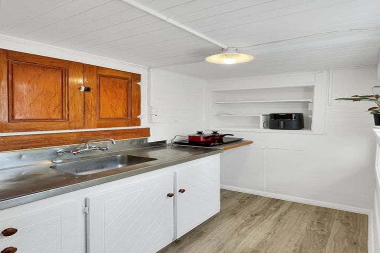 Photo of property in 31d Patanga Crescent, Thorndon, Wellington, 6011